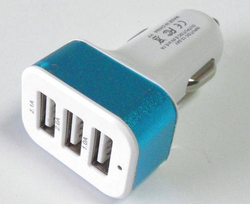Устройство зарядное для мобил. тел. из прикуривателя 12В в 3 USB разъема 5В квадрат