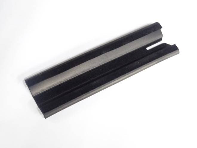 Уплотнитель ворсовый Lada XRay