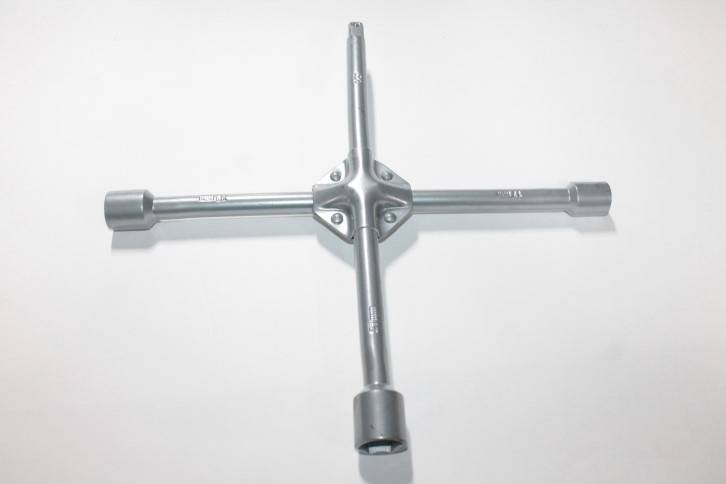 Ключ баллонный крест 3 головки /17х19х21х1/2/ усилен. (ТИТАН)