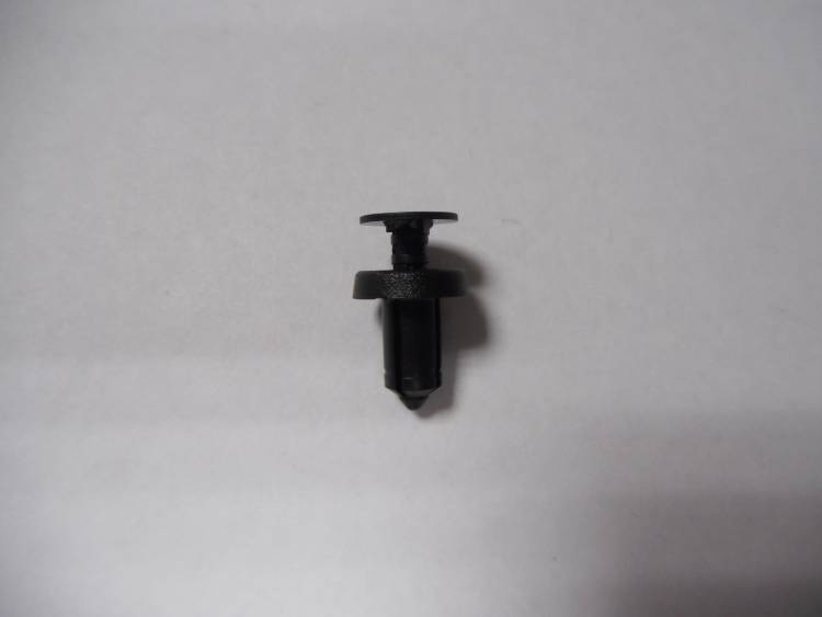 71497 Замок кнопочный (внутр. обив., надлолёс. дуги, капот двиг. - воздухозабор.) Renault мног.мод., Fiat