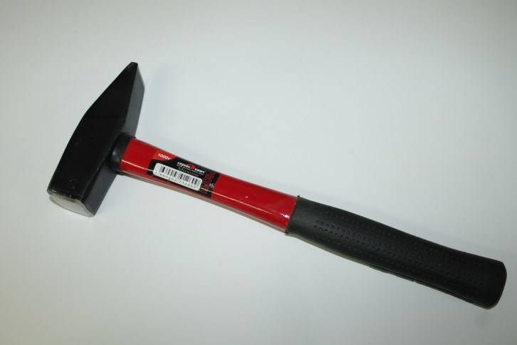 Молоток 1,0 кг (с квадратным бойком) с фиберглассовой ручкой (Сервис ключ)