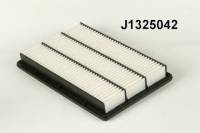 Фильтр воздушный Mitsubishi Pajero 4 J1325042 (Nipparts)