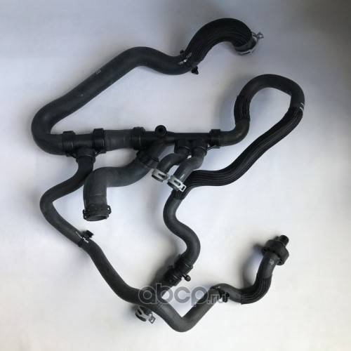 Патрубок радиат. Renault Duster