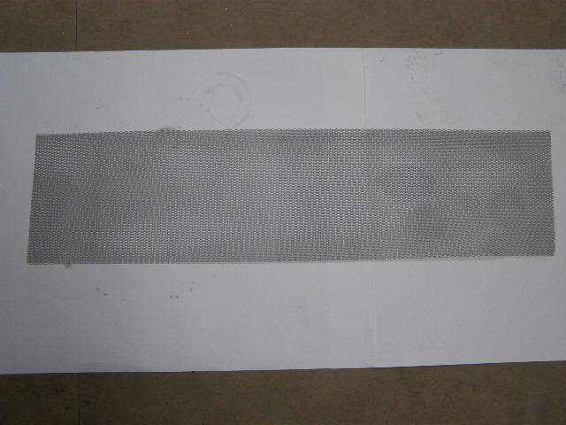 Сетка алюмин. декоративная серебристая 25 см*100 см (ячейки 0,5 см*0,5 см)