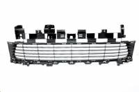 Решетка бампера Renault Logan с 2014 г.