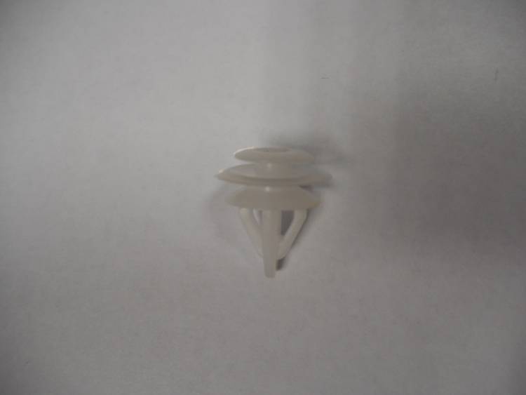 72135 Замок кнопочный Цвет белый (отделка, брызговики) Honda Accord Tourer, Stream