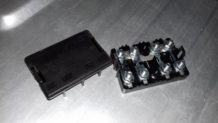 Блок предохранителей Г-3302 БИЗНЕС дв. Cummins ISF 2.8 (30А/40А/90А/125А) (Оригинал)