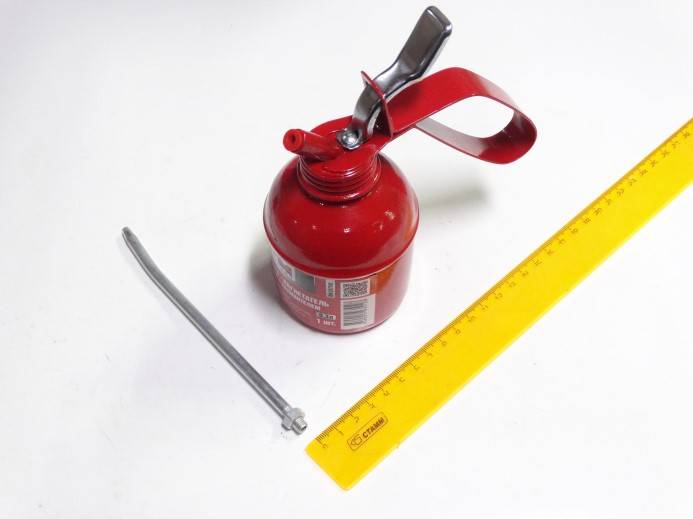 Масленка 0,3 л. рычажн. c удлинителем