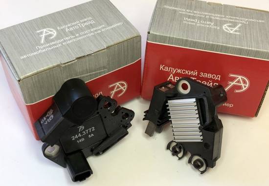 Реле-регулятор Renault Laguna Clio II Megane II 1.9 (АВТОТРЕЙД)