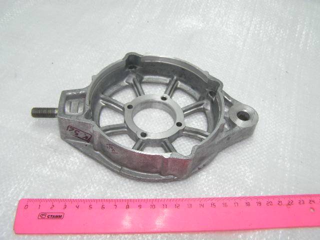 Крышка генер. /2101-08/ перед. со стороны шкива алюм. (Самара)