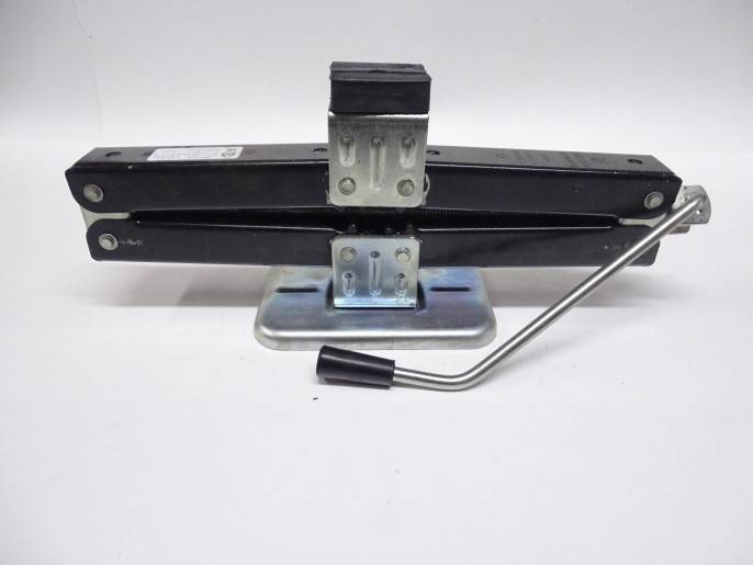 Домкрат ромбический 1,3 т