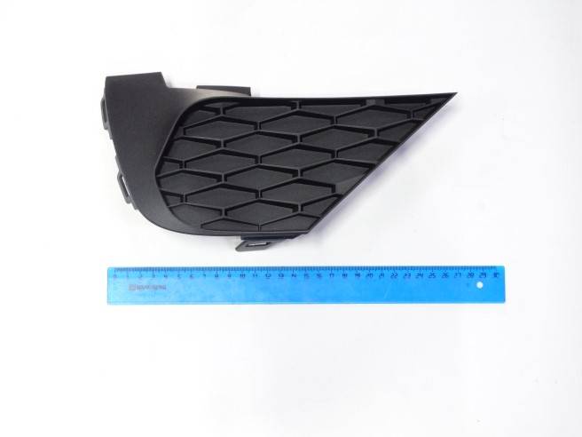 Заглушка п/туман. фар /Lada XRay Cross/ прав.