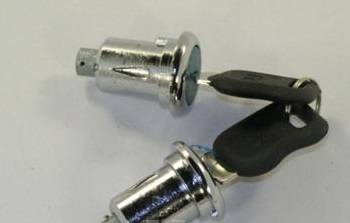 Замок двери /Г-31105, 3302/ 2 шт. н/о 2705-6425080 (Н.Новгород)