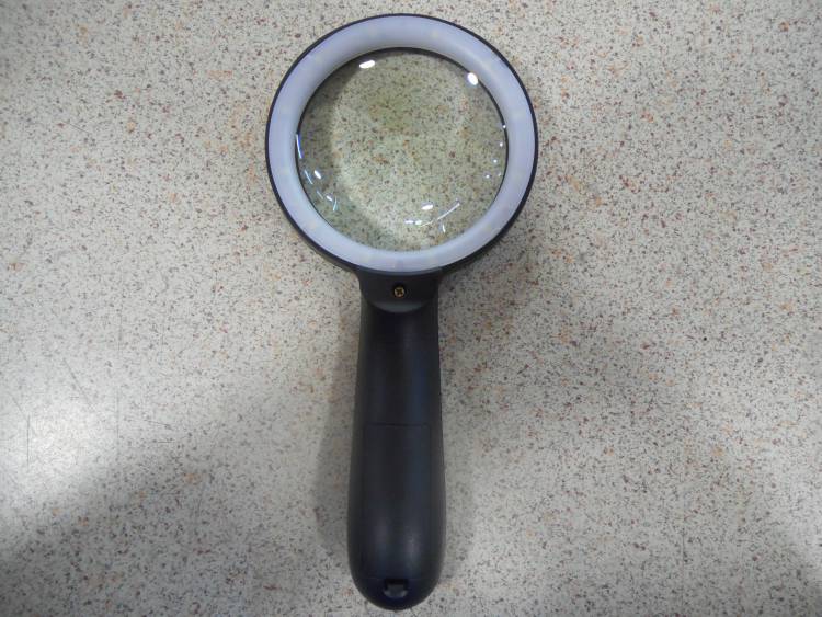 Лупа с подсветкой