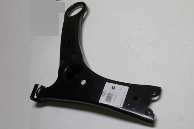 Рычаг Geely Emgrand EC7 перед. лев. (голый)