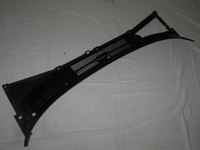 Накладка лобов. стекла /2123 Шеви/ (жабо) (Сызрань)