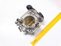 Патрубок дрос. заслонки Chevrolet Aveo T300 1.6 Opel Mokka 13- Патрубок дрос. заслонки Chevrolet Aveo T300 1.6 Opel Mokka 13-