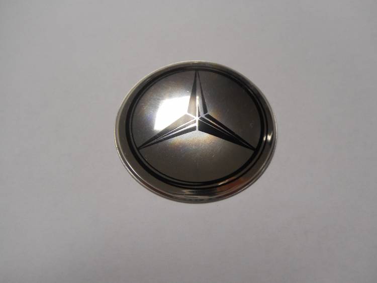Наклейка "MERCEDES" на автомобильные колпаки, диски (диаметр 70мм.) компл. 4шт.