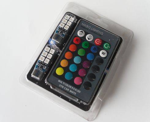 Лампа светодиод. 12V T10 бесцок. 12 диодов SMD 16 цветов из 2шт пульт светлый 