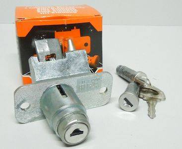 Замок ВАЗ 2108-09 (к-т личинок) в сборе с замком багаж. завод. (NOKS)