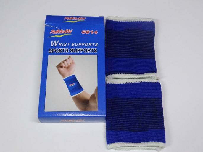 Бандаж на запястье рук