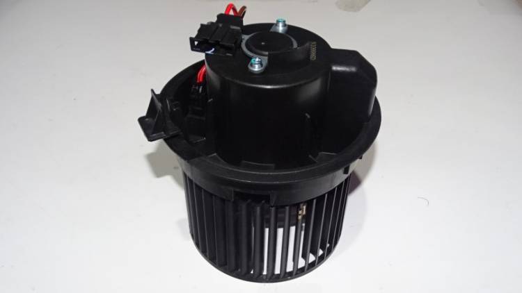 Мотор печки Renault Logan II (12-) Kaptur (16-) /2180 Lada Vesta (15-) /Nissan Almera G15 (12-) TLT