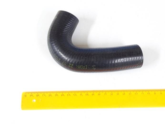 Патрубок соединит. термостата и помпы /1119/