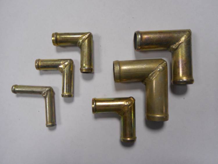 Трубка соединительная Г-образная 18мм