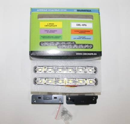 Дневные ходовые огни 12V 6 SMD пласт. корпус с указ. поворота (Вымпел)