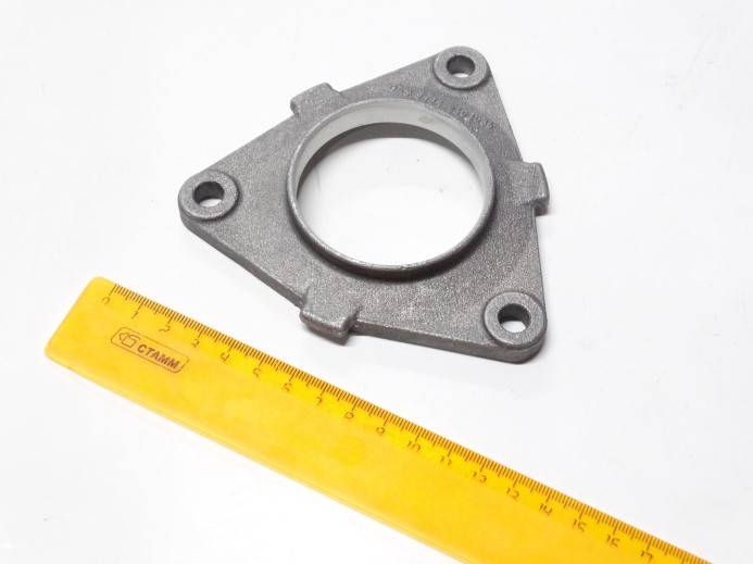Кор. /21213/ Фланец пер. редуктора (крышка подш.)