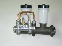 ГТЦ /УАЗ 469, 452, 3741/ с 2-мя бачками, с сигнал. устр. с/о (Автогидравлика) ГТЦ /УАЗ 469, 452, 3741/ с 2-мя бачками, с сигнал. устр. с/о (Автогидравлика)