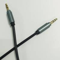 Аудиокабель AUX для подключения к автомагнитоле с разъемом 3,5 jack 1 м, силиконовая оплетка, черный