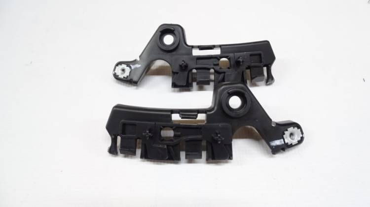 Кронштейн бампера Renault Megane III перед. из 2шт.