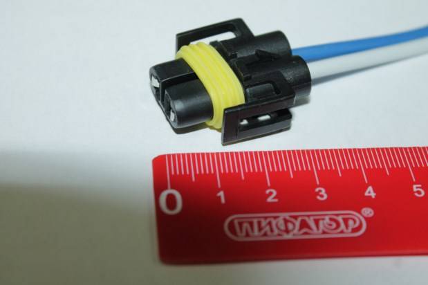 Патрон под лампу H8/Н11 (с проводами) пластик (Nord Yada)