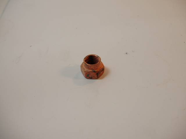 Гайка М10*1,25 прием. трубы /2112/ 16 кл. красная (БелЗАН)