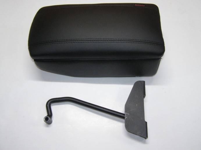 Бар подлокотник /Renault Logan/ с 2014 г. (кожа/винил) для сидений без регул. по высоте