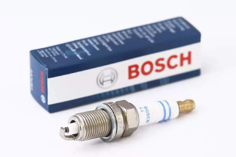 Свеча зажигания 0242236565 bosch