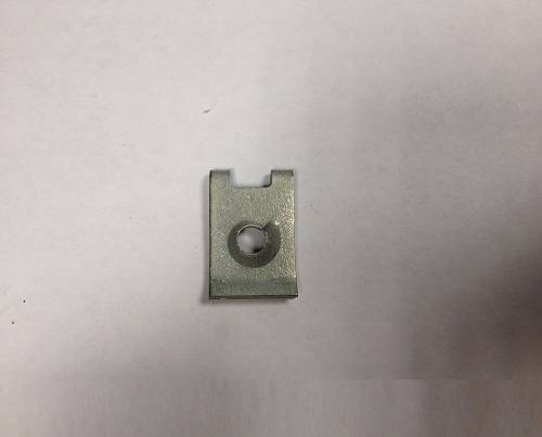 70133 Скоба метал.винтовая V = 6,3 мм многоцелевая VW - Audi - Ford - Opel