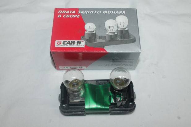 Плата зад.фонаря в сборе /2110/ прав. (УГОЛ) с лампой (САН-Д)