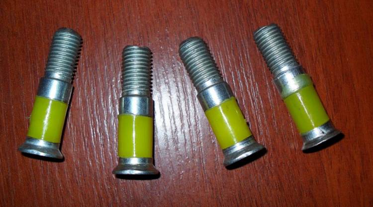 Болт двери ВАЗ 1118 бесшумный  (Тольятти)