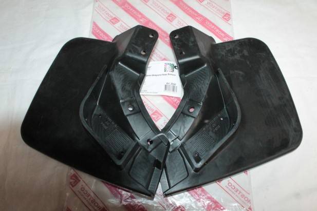 Брызговик /2123/ передн. (2 шт.) Bertone (Rosteco)