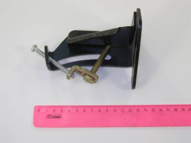 Кронштейн натяжной ремня генератора /2110/ (Тольятти)