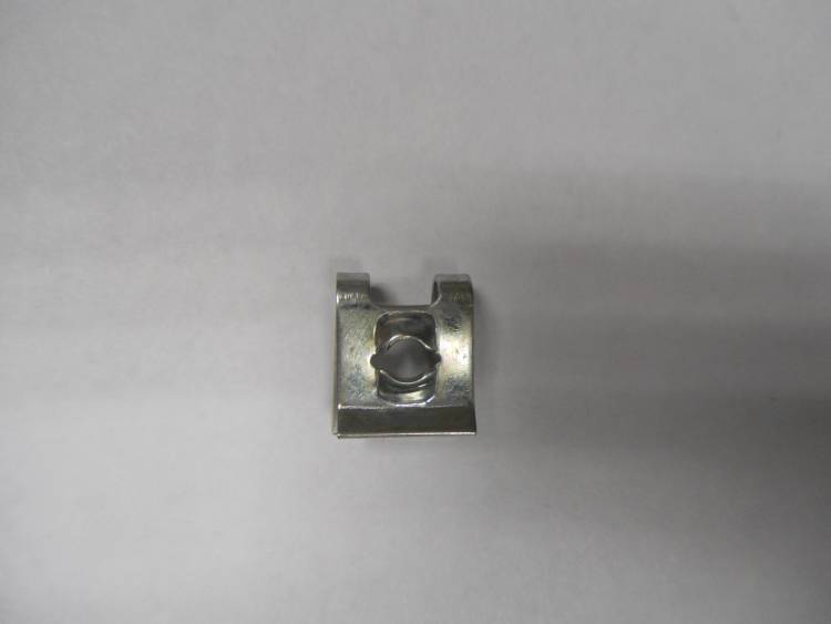 70144Z Скоба металлическая винтовая V = 6,3 мм многоцелевая Audi -  VW мног. мод.