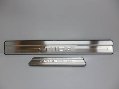 Накладки порогов Nissan Tiida 10-- из 4шт (No name)