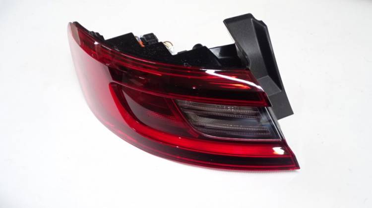 Фонарь задн. в сб. Renault Arkana лев. наруж.