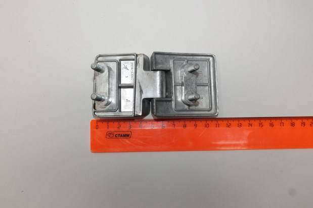 Петля двери ВАЗ 21214 Нива задка левая (ОАТ ДААЗ/ДААЗ) (АВТОВАЗ)