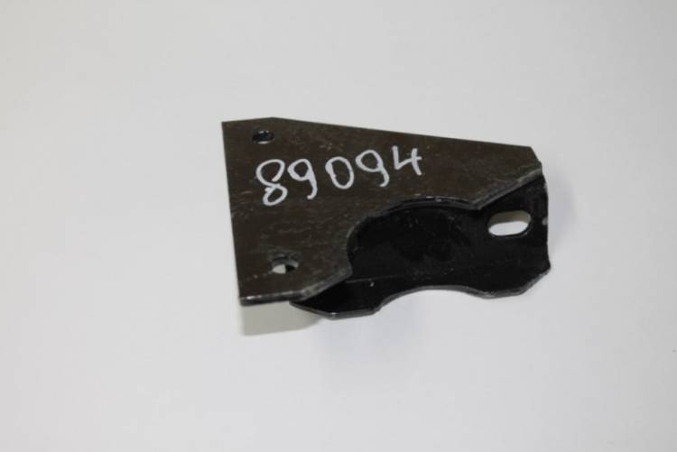 Кронштейн прием. трубы /УАЗ 452/