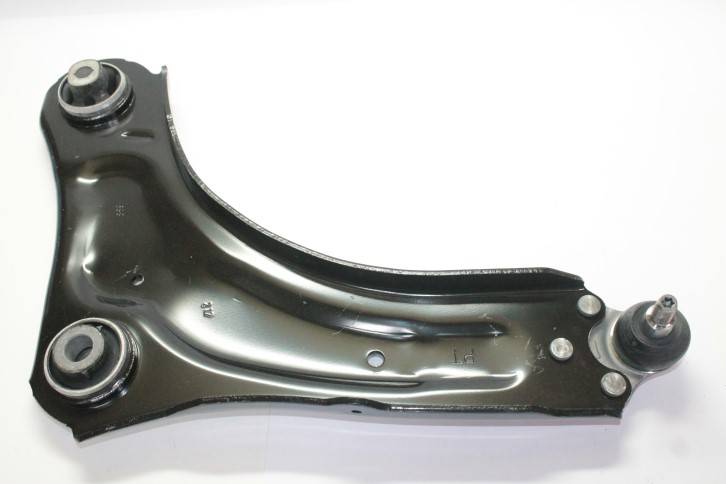 Рычаг перед. Renault Megane III Fluence лев.