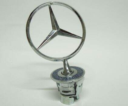 Эмблема MB 140 передняя врезная d=48 No name