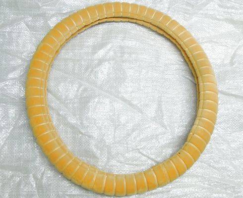 Оплетка руля (M) 2108-15, ИНОМАРКИ 37-39 см велюр уплотненный бежевая